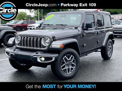 Used 2025 Jeep Wrangler Unlimited Sahara w/ Safety Group AWD/4WD image 1