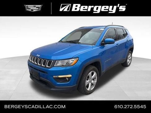 Used 2018 Jeep Compass Latitude w/ Cold Weather Group image 1