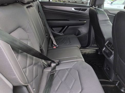 Used 2024 Volkswagen Atlas Cross Sport SE AWD/4WD image 8