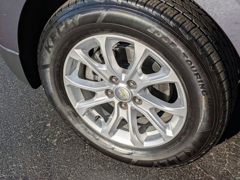 Used 2018 Chevrolet Equinox LT AWD/4WD image 16
