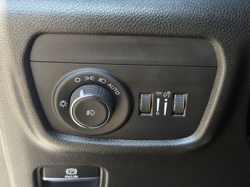 Used 2023 Jeep Grand Cherokee L Limited RWD image 22