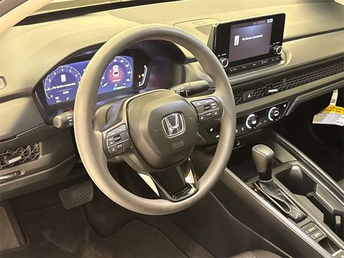 Certified 2025 Honda Accord SE image 19
