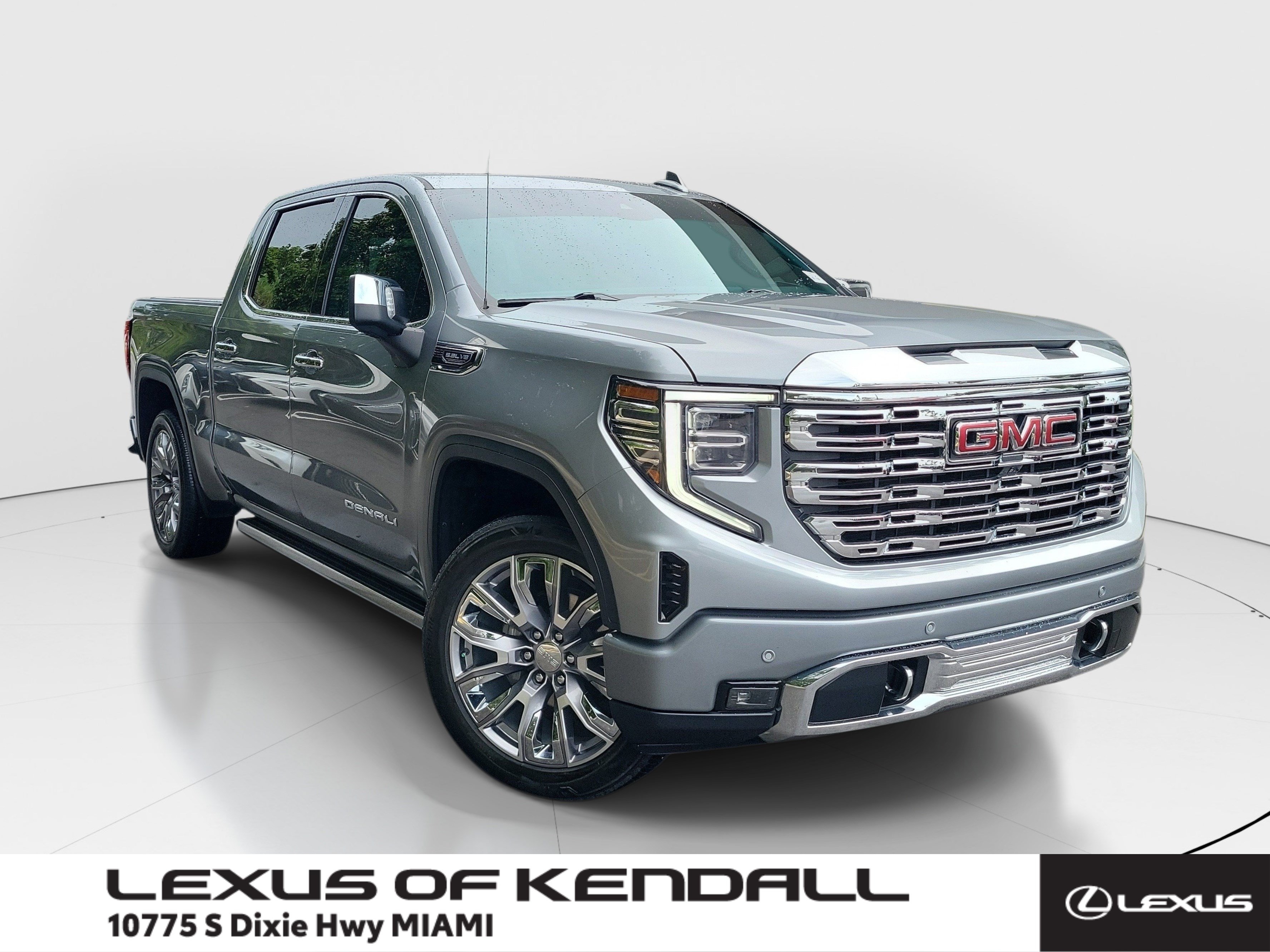 Used 2024 GMC Sierra 1500 Denali w/ Denali Reserve Package AWD/4WD image 1