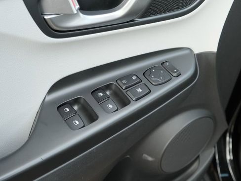 Used 2023 Hyundai Kona SE FWD image 15