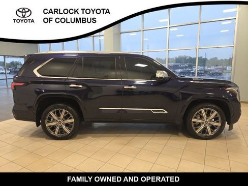 Used 2023 Toyota Sequoia Capstone AWD/4WD image 6