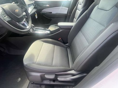 New 2026 Chevrolet Trax LT w/ Driver Confidence Package FWD image 12