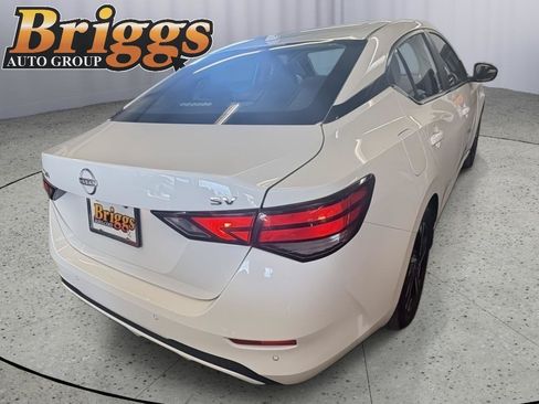 Used 2024 Nissan Sentra SV FWD image 5