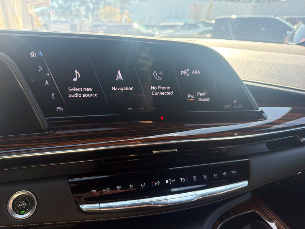Used 2021 Cadillac Escalade ESV Premium Luxury RWD image 18