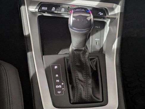 Used 2022 Audi Q3 2.0T Premium w/ Convenience Package image 12