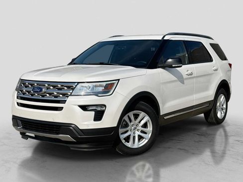 Used 2018 Ford Explorer XLT w/ XLT Technology Feature Bundle FWD image 1