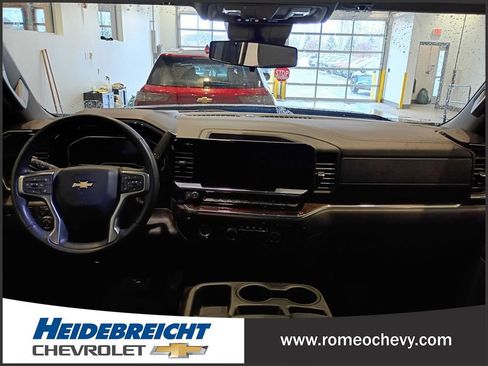 Certified 2024 Chevrolet Silverado 1500 LT image 17