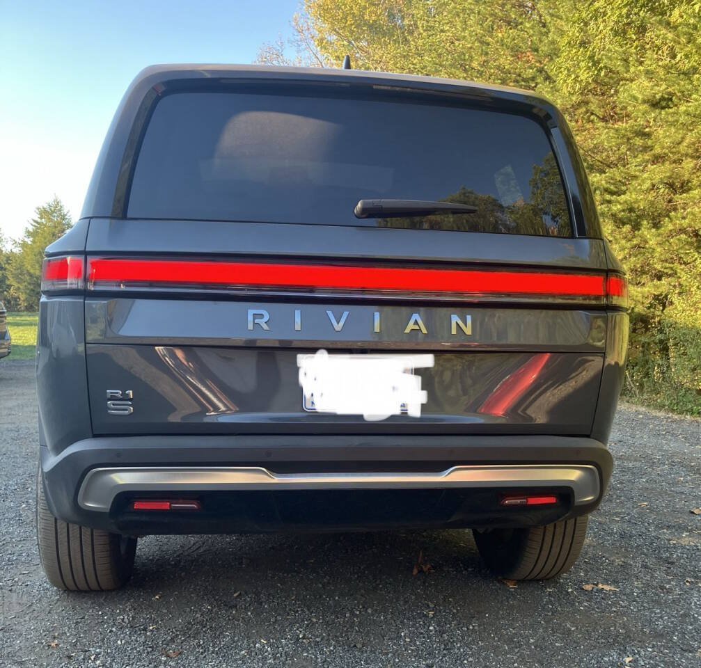 Used 2025 Rivian R1S Adventure Dual AWD/4WD image 5