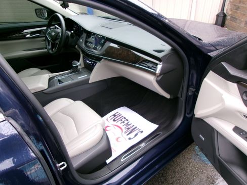 Used 2018 Cadillac CT6 Luxury image 12