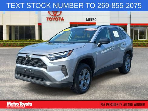 Certified 2025 Toyota RAV4 LE AWD/4WD image 1
