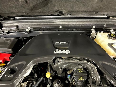 Used 2021 Jeep Gladiator Sport AWD/4WD image 31