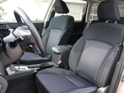 Used 2016 Subaru Forester 2.5i Premium w/ All-Weather Package image 10