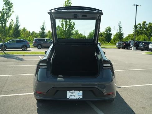 Used 2025 Toyota Prius Plug-In Hybrid FWD image 16