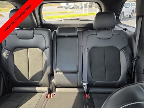 Used 2025 Jeep Grand Cherokee Altitude image 26