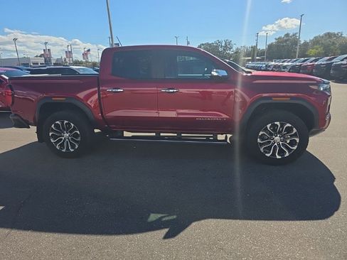 Used 2025 GMC Canyon Denali image 2