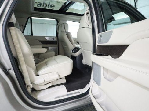 Used 2019 Lincoln Navigator L Reserve AWD/4WD image 11