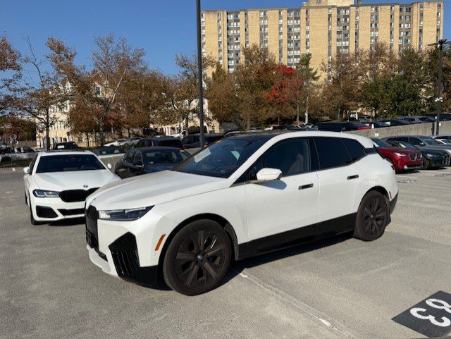 Certified 2024 BMW iX xDrive50 w/ Premium Package AWD/4WD image 1