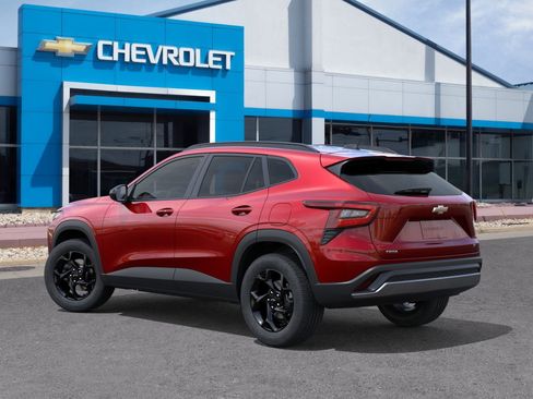 New 2026 Chevrolet Trax LT image 3