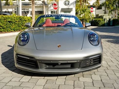 Used 2021 Porsche 911 Carrera image 4