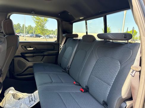 Used 2026 RAM 1500 Express AWD/4WD image 32