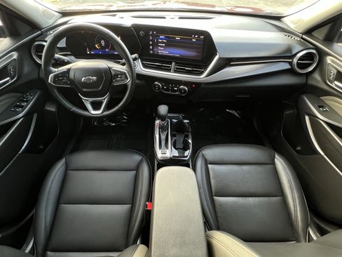 Used 2024 Chevrolet Trax ACTIV w/ Sunroof Package image 9