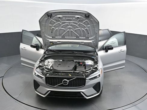 Certified 2024 Volvo XC60 B5 Plus AWD/4WD image 34