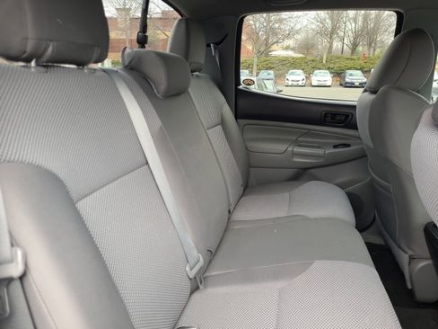 Used 2015 Toyota Tacoma 4x4 Double Cab w/ TRD Sport Package image 31