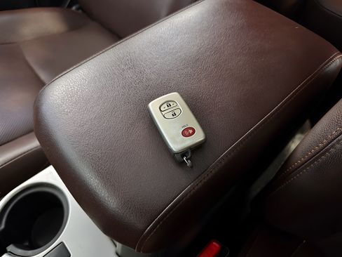Used 2016 Toyota 4Runner Limited AWD/4WD image 27