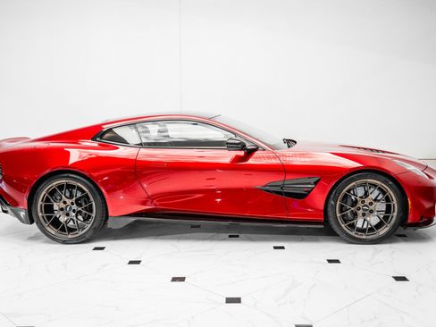 Used 2025 Aston Martin Vanquish image 45