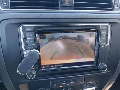 Used 2017 Volkswagen Jetta SE image 32