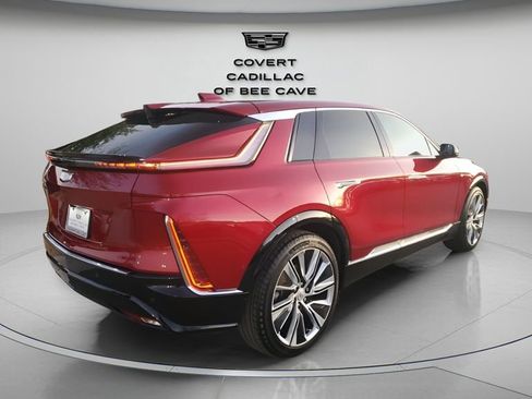 Certified 2024 Cadillac Lyriq Luxury w/ LPO, Floor Liner Package image 9