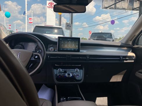 Used 2021 Lincoln Corsair Standard AWD w/ Premium Package image 35