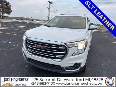Used 2023 GMC Terrain SLT w/ LPO, Floor Liner Package image 8