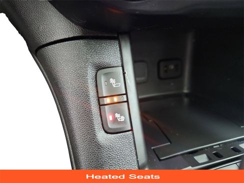 Used 2018 GMC Acadia SLT image 19