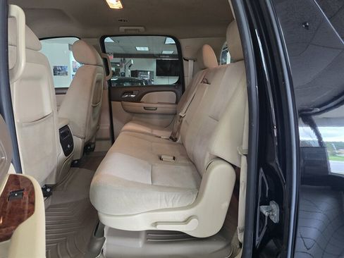 Used 2014 Chevrolet Suburban LS w/ All-Star Edition AWD/4WD image 12