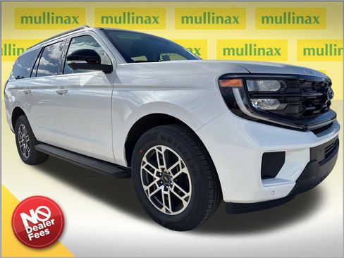 New 2026 Ford Expedition Active image 1