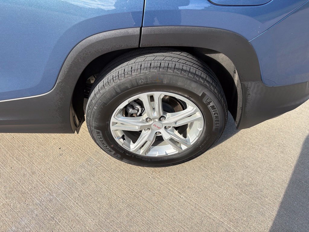 Used 2024 GMC Terrain SLE w/ Driver Convenience Package FWD image 48