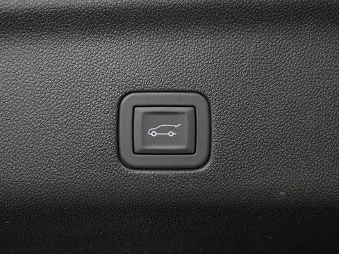 Used 2026 Chevrolet Tahoe Z71 w/ Comfort Package image 15