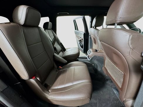 Used 2021 Mercedes-Benz GLS 450 4MATIC image 33