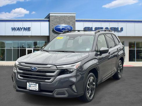 Used 2025 Subaru Forester Limited w/ Popular Package AWD/4WD image 2