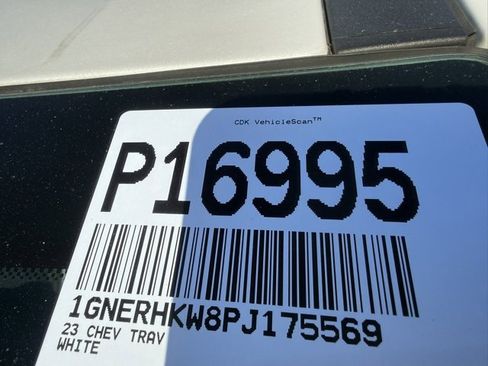 Used 2023 Chevrolet Traverse LT image 11