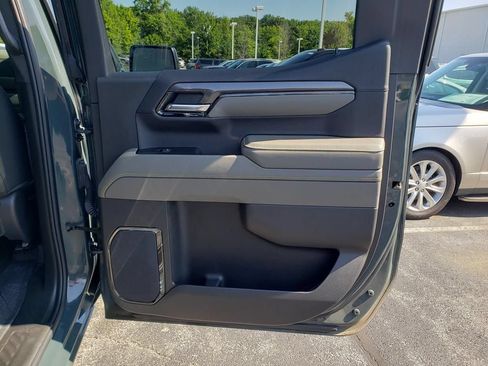 Used 2025 Chevrolet Silverado 1500 ZR2 AWD/4WD image 17