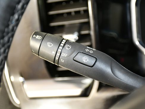 Used 2025 Chevrolet Silverado 1500 LT image 24