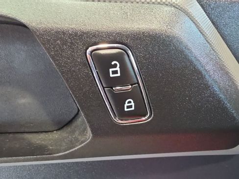 Used 2023 Ford Bronco 4-Door AWD/4WD image 17