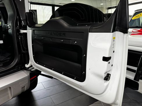 Used 2020 Land Rover Defender 110 HSE AWD/4WD image 51