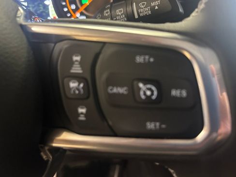 Used 2025 Jeep Wrangler Unlimited Sahara w/ Safety Group AWD/4WD image 18